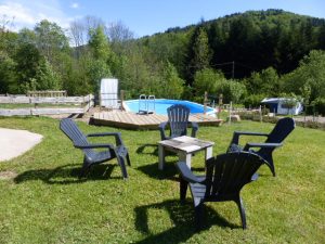 terras zwembad Le Creux motor Vogezen Le_Creux_gites_camping_motor_zwembad_Vosges